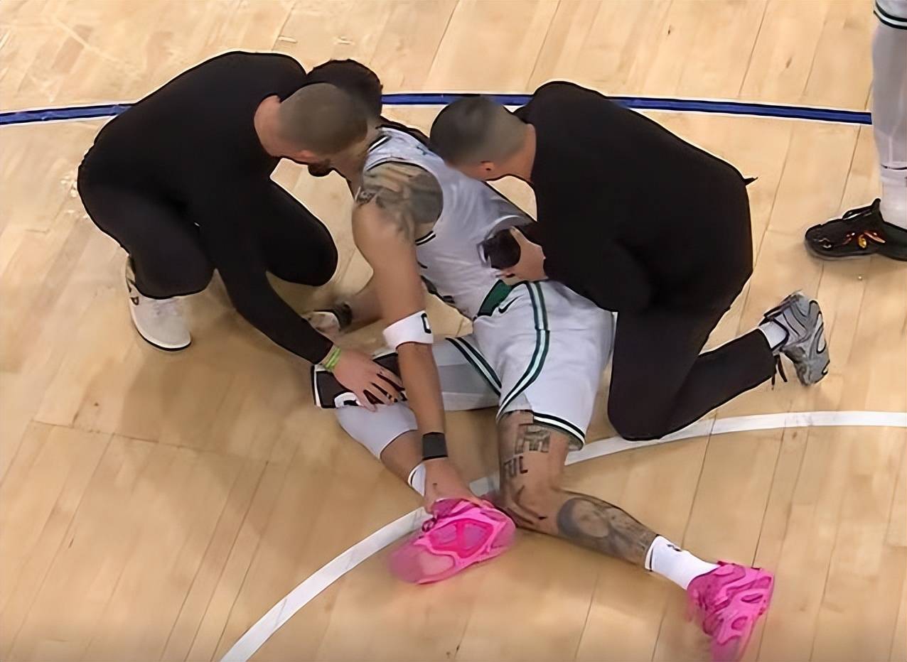 AYX GAME-塔图姆重返赛场，晋级下一阶段首场状态出色，热火观众沸腾！的简单介绍