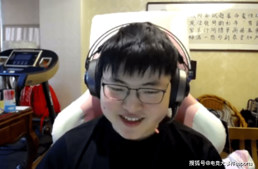 爱游戏-包含Uzi在湖人比赛中战术调整，势不可挡引发热议！的词条